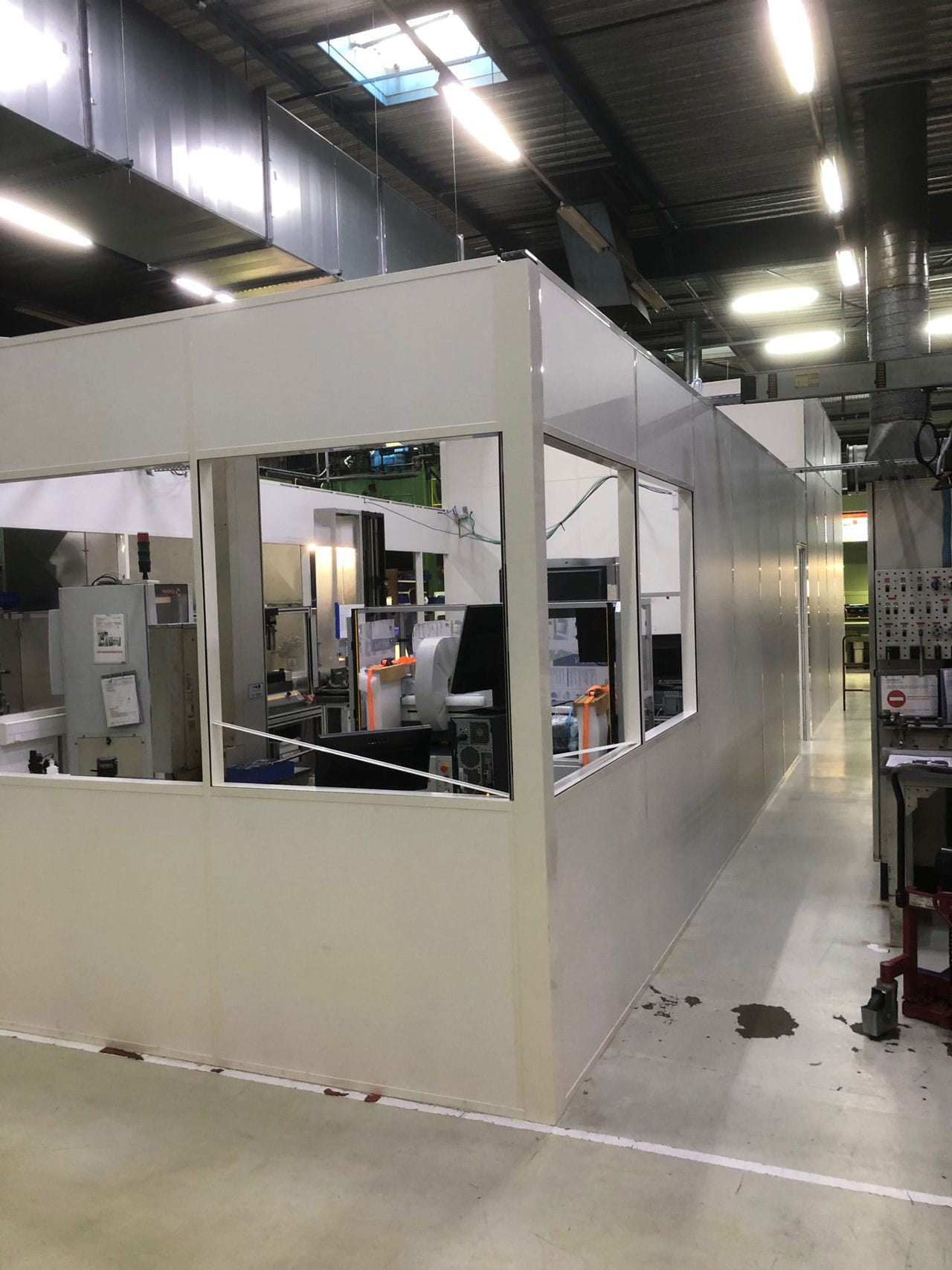 Réalisation de bureau intérieur