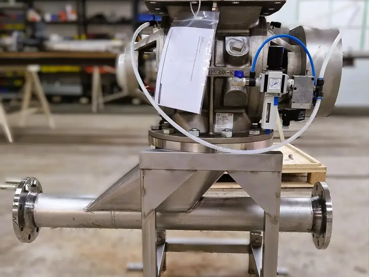 Conception, traçage et fabrication de trémie inox déportée avec écluse